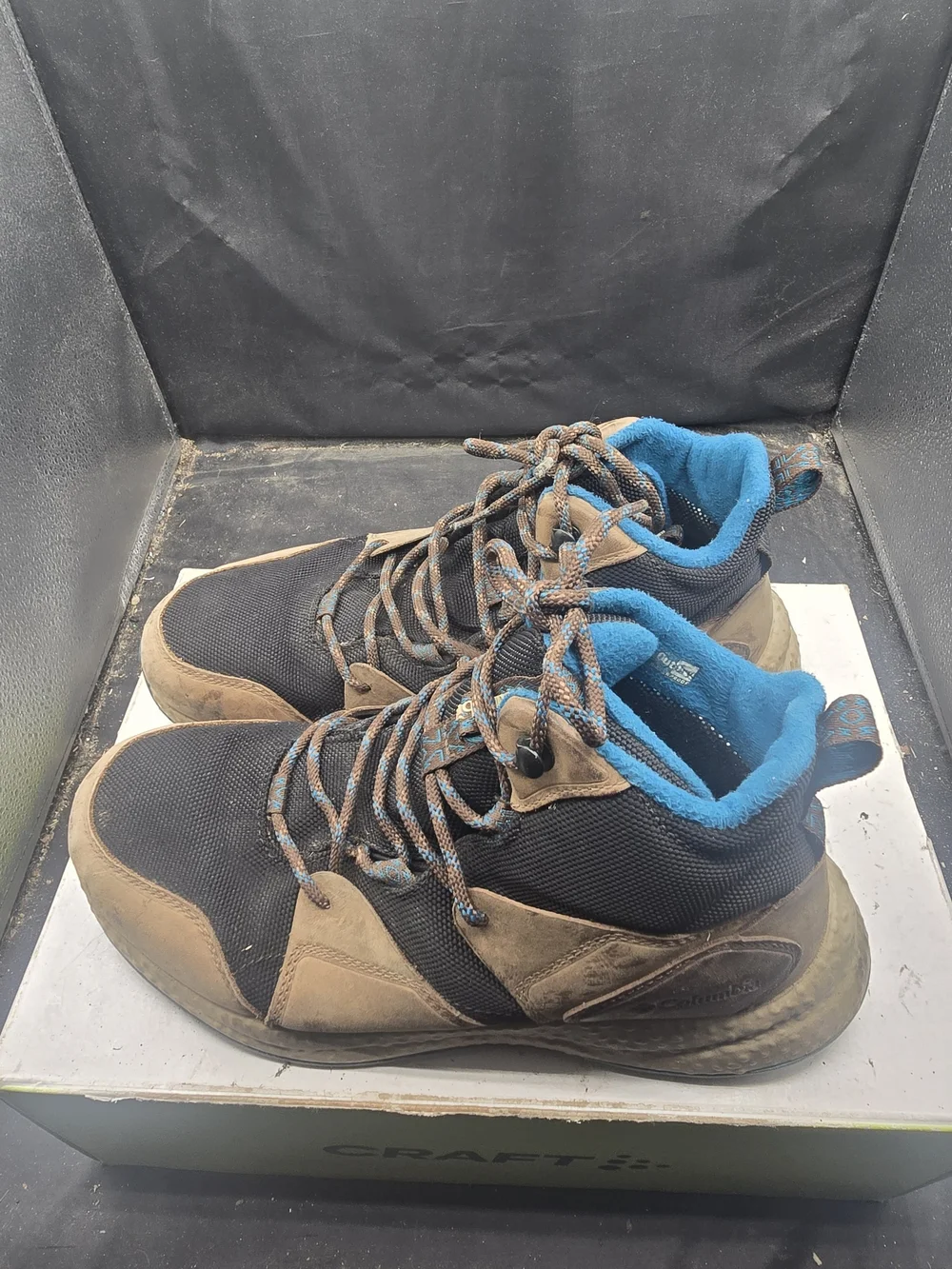 Columbia Men's Brown and Black Hiking Boots with Blue Lining